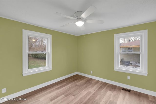 2420 Dulworth Dr, Louisville, KY 40216