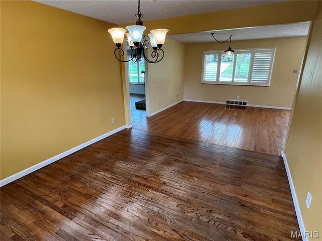 512 Bryan Avenue, Kirkwood, MO 63122