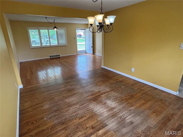 512 Bryan Avenue, Kirkwood, MO 63122