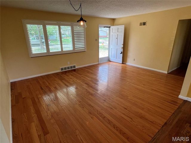 512 Bryan Avenue, Kirkwood, MO 63122