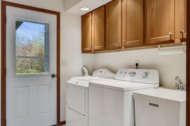 W5980 County Road V, Holmen, WI 54636