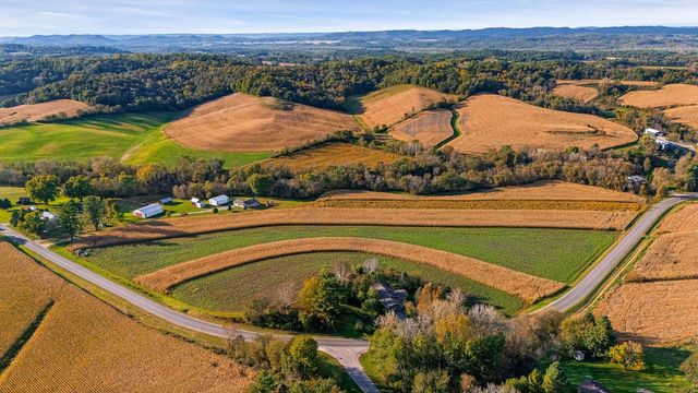 W5980 County Road V, Holmen, WI 54636