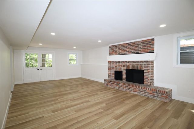 2729 Stratford Road, Lawrence, KS 66049