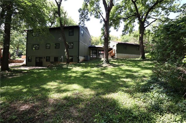 2729 Stratford Road, Lawrence, KS 66049