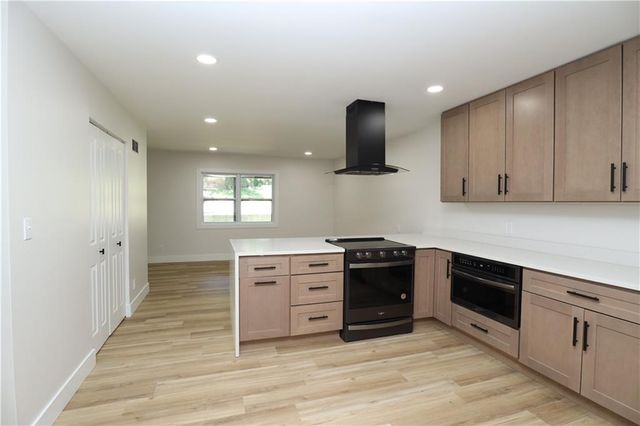 2729 Stratford Road, Lawrence, KS 66049
