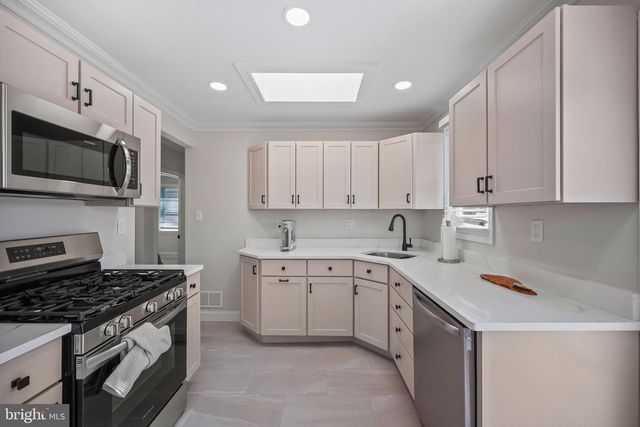 511 KINGS HWY S, Cherry Hill, NJ 08034