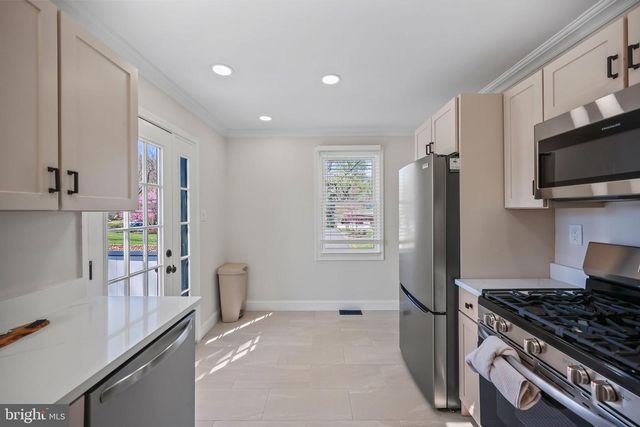 511 KINGS HWY S, Cherry Hill, NJ 08034