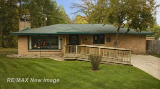 1534 E Gay Lane, Midland, MI 48640