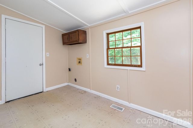 129 Shelburne Road, Asheville, NC 28806