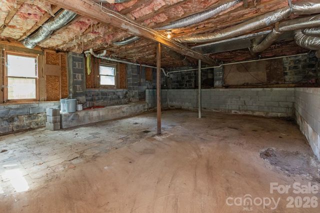 129 Shelburne Road, Asheville, NC 28806