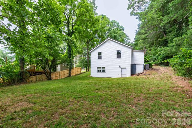 129 Shelburne Road, Asheville, NC 28806