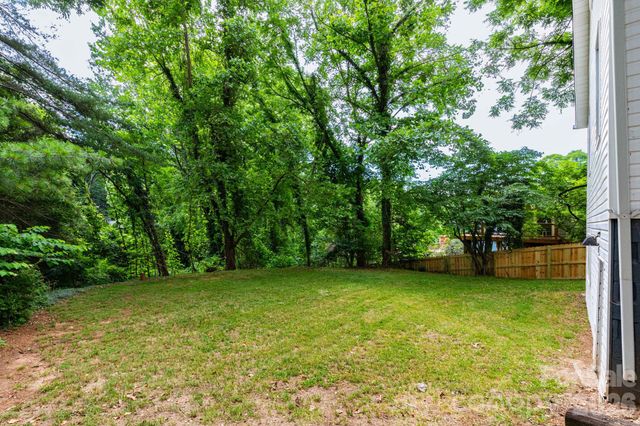 129 Shelburne Road, Asheville, NC 28806