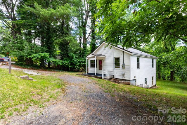 129 Shelburne Road, Asheville, NC 28806