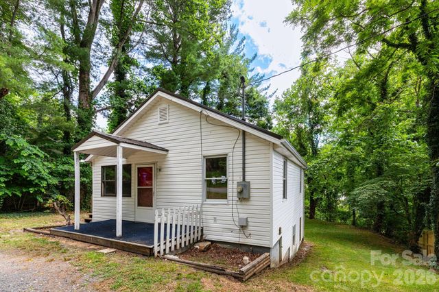 129 Shelburne Road, Asheville, NC 28806