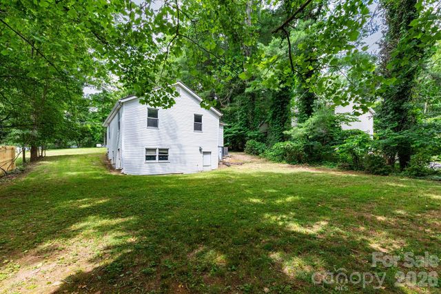 129 Shelburne Road, Asheville, NC 28806