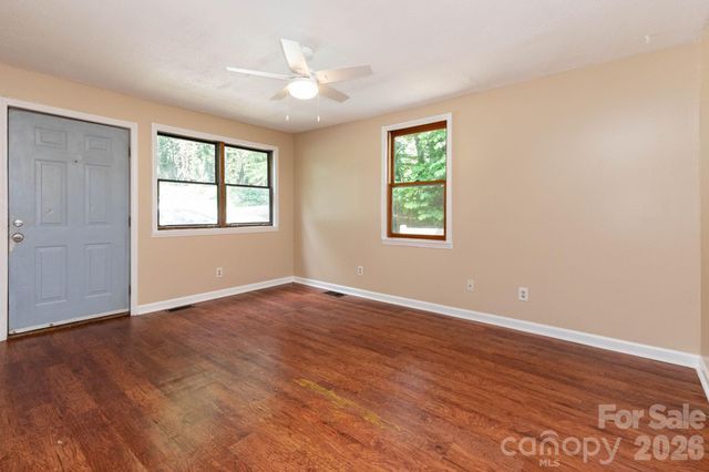 129 Shelburne Road, Asheville, NC 28806