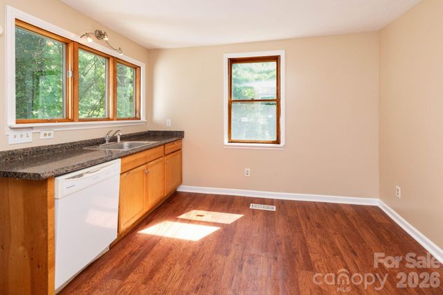 129 Shelburne Road, Asheville, NC 28806