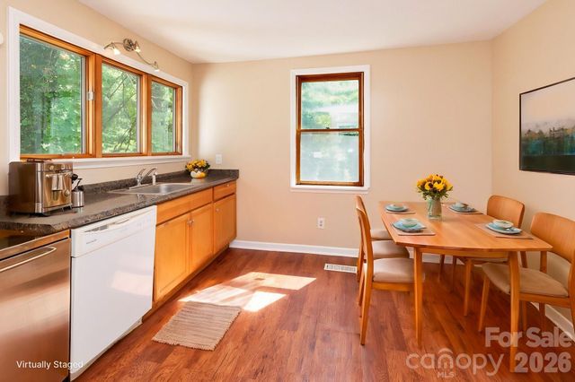129 Shelburne Road, Asheville, NC 28806