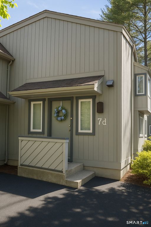 7 Lyle Court D, Farmington, CT 06032