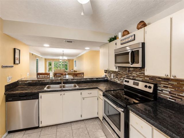 4000 Ice Castle WAY 5, Naples, FL 34112