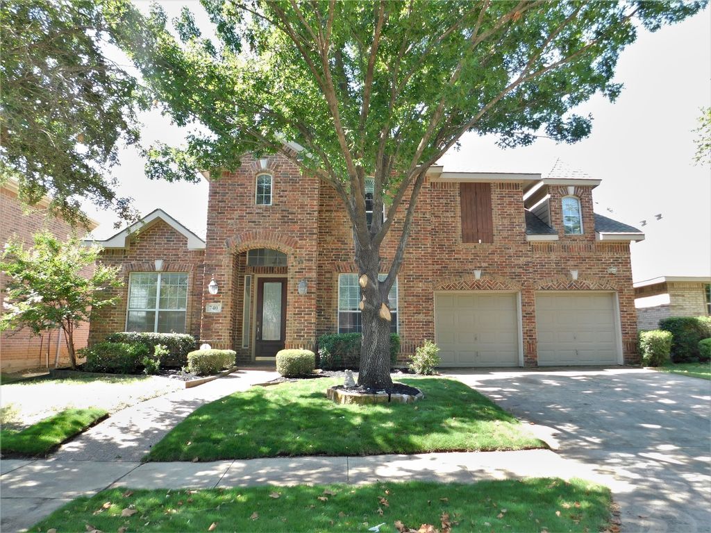 740 Peco Street, Lantana, TX 76226
