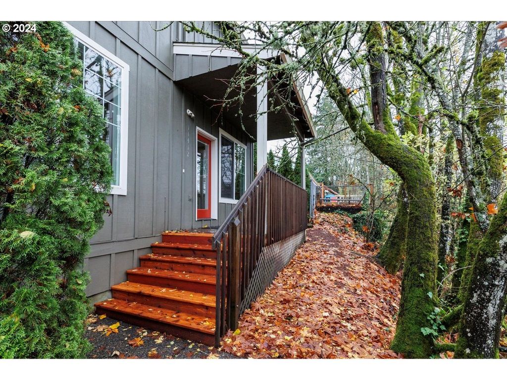 11412 Sw 49TH Ave, Portland, OR 97219