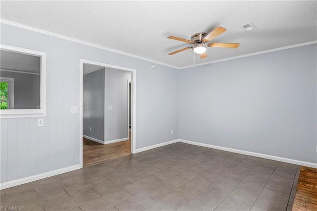 810 Pinoak Road, Greensboro, NC 27455