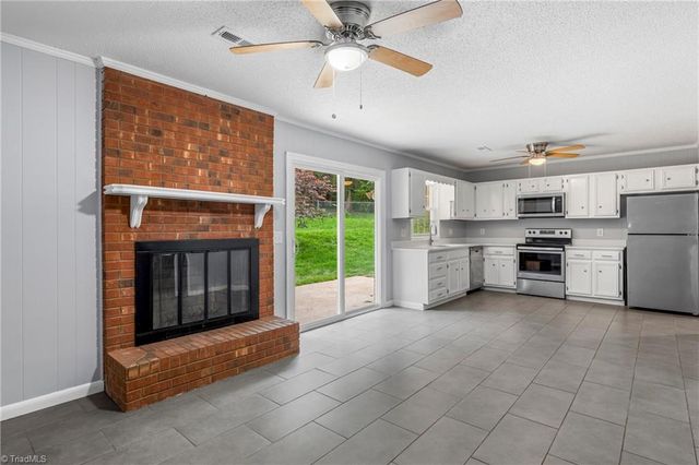 810 Pinoak Road, Greensboro, NC 27455