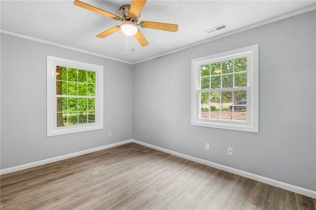 810 Pinoak Road, Greensboro, NC 27455