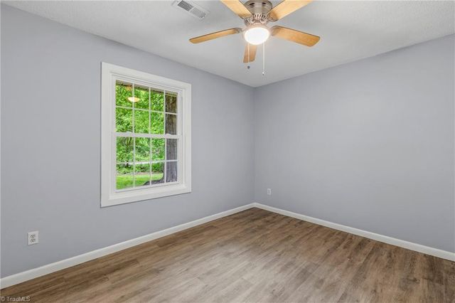 810 Pinoak Road, Greensboro, NC 27455