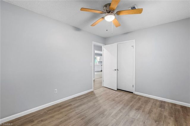 810 Pinoak Road, Greensboro, NC 27455
