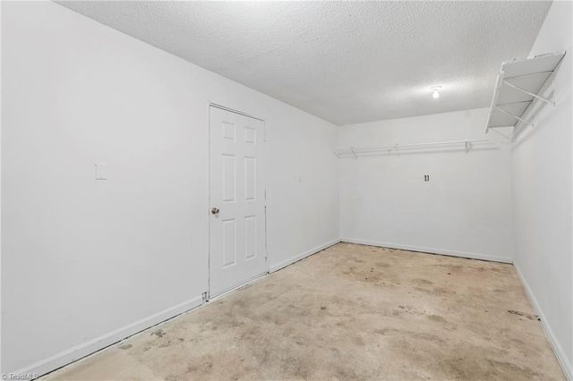810 Pinoak Road, Greensboro, NC 27455