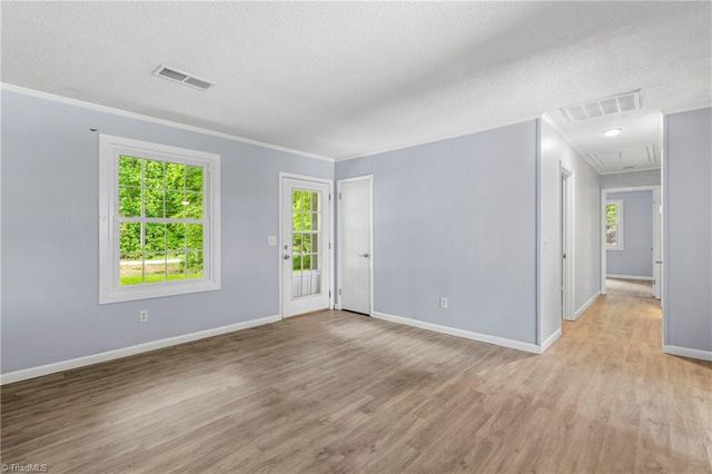 810 Pinoak Road, Greensboro, NC 27455