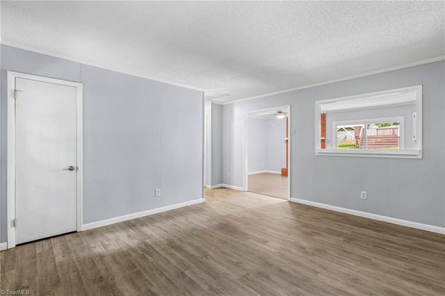 810 Pinoak Road, Greensboro, NC 27455