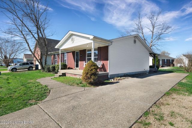 8000 Kenhurst Dr, Louisville, KY 40258