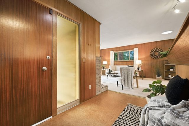 135 NE 135th Street, Seattle, WA 98125