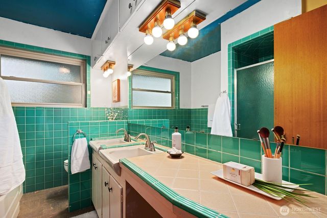 135 NE 135th Street, Seattle, WA 98125