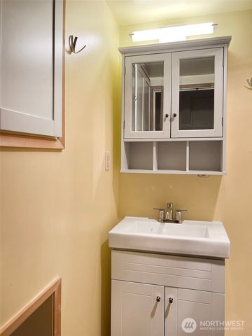 135 NE 135th Street, Seattle, WA 98125