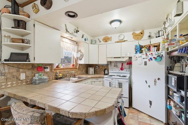 43513 Riverview DR, Kingston, ID 83839