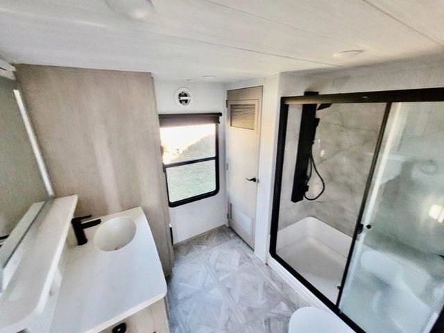 8657 Spring Valley Rd Rd, Newport, WA 99156