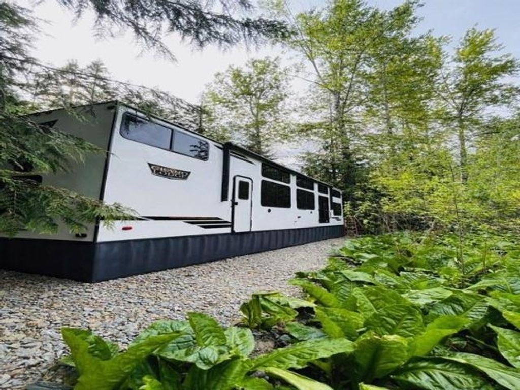 8657 Spring Valley Rd Rd, Newport, WA 99156