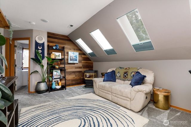 2011 Sandusky Road, Oak Harbor, WA 98277