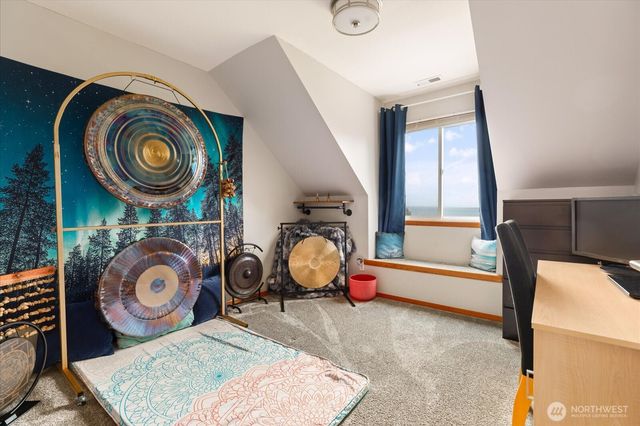 2011 Sandusky Road, Oak Harbor, WA 98277