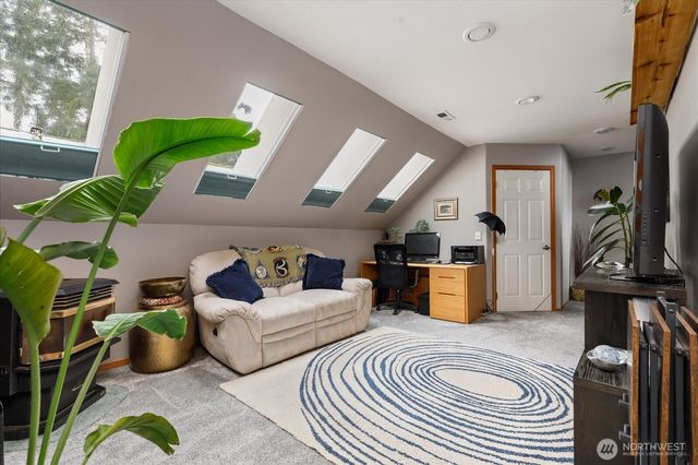 2011 Sandusky Road, Oak Harbor, WA 98277