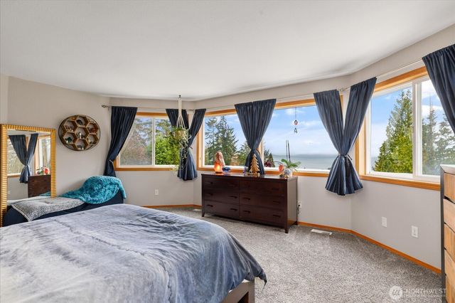 2011 Sandusky Road, Oak Harbor, WA 98277