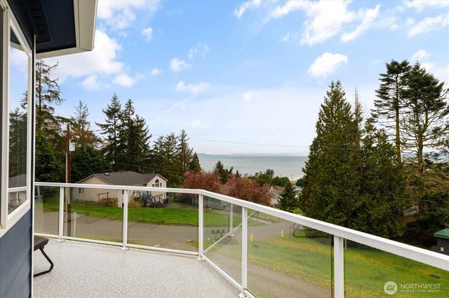 2011 Sandusky Road, Oak Harbor, WA 98277