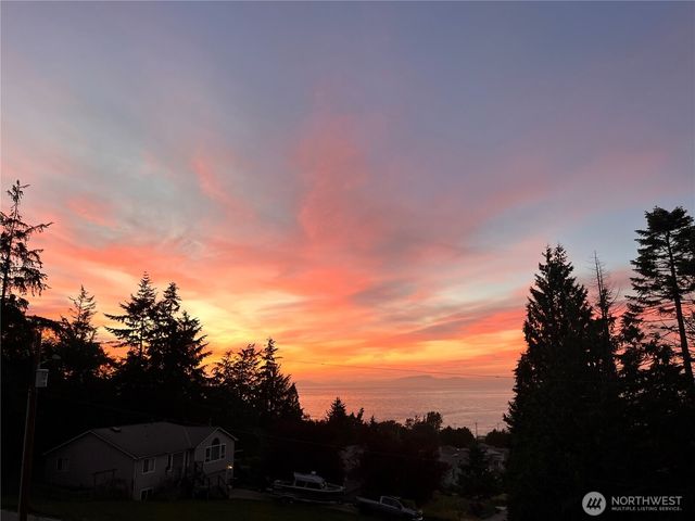 2011 Sandusky Road, Oak Harbor, WA 98277