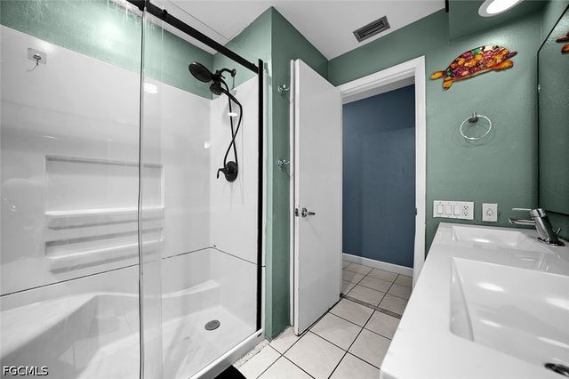 224 SE 43rd TER, Cape Coral, FL 33904