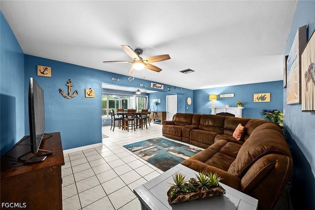 224 SE 43rd TER, Cape Coral, FL 33904