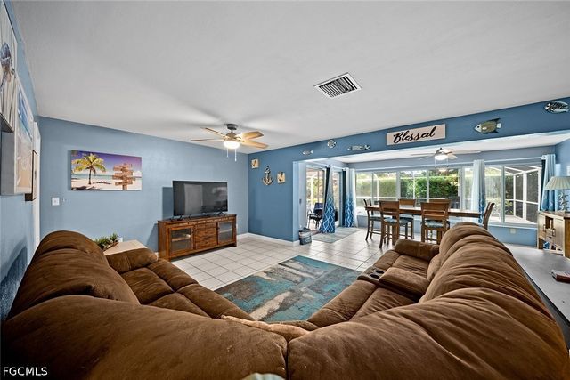224 SE 43rd TER, Cape Coral, FL 33904